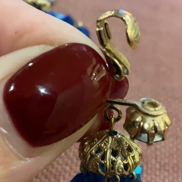 Super cute gold & blue iridescent bead clip on earrings - Picture 5 of 6